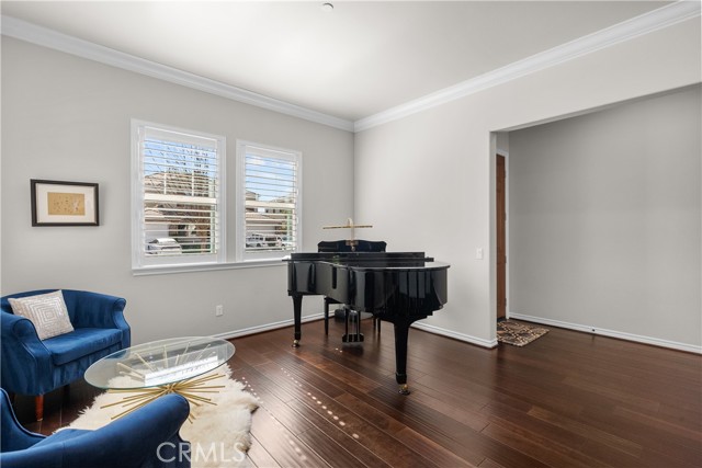 Detail Gallery Image 8 of 71 For 22385 Copper Mountain Ct, Saugus,  CA 91350 - 5 Beds | 5 Baths