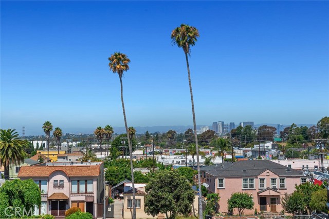 2633 S Cochran Avenue, Los Angeles CA: https://media.crmls.org/medias/de59cd20-f5de-4ce8-9521-983b284b942d.jpg