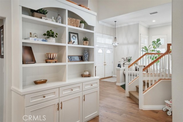 28433 Pinewood Court, Saugus CA: https://media.crmls.org/medias/de5a761d-56a3-40da-a929-3ceb810410c6.jpg