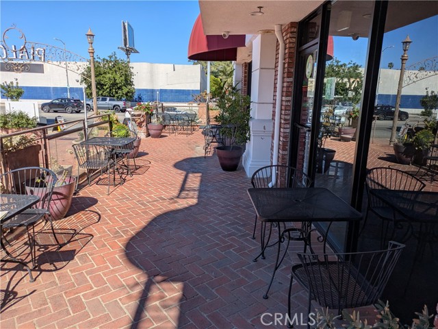  Commercial for Sale in Encino, California