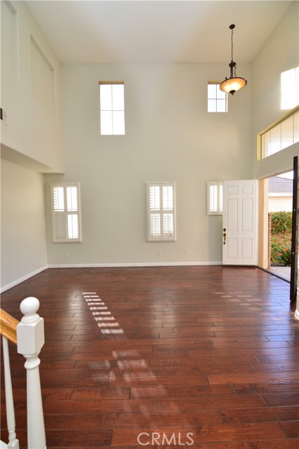 Detail Gallery Image 3 of 52 For 9595 Shadowgrove Dr, Rancho Cucamonga,  CA 91730 - 5 Beds | 3 Baths