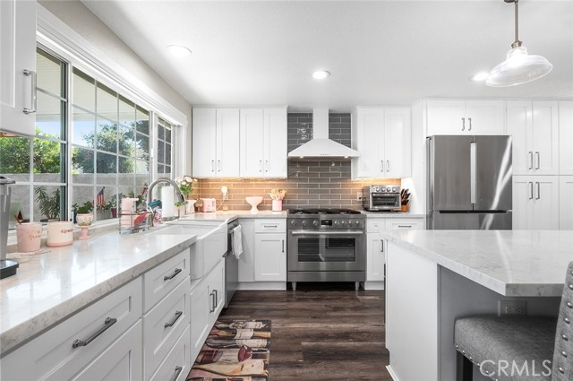1092 Deborah Street, Upland CA: https://media.crmls.org/medias/de5b6260-4851-4c0d-836f-b39e3311cb66.jpg