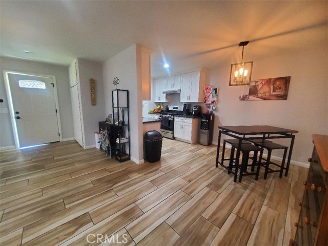 2431 12th Street, Riverside CA: https://media.crmls.org/medias/de5b9e18-acd7-4e6c-9d02-29671a20ed95.jpg