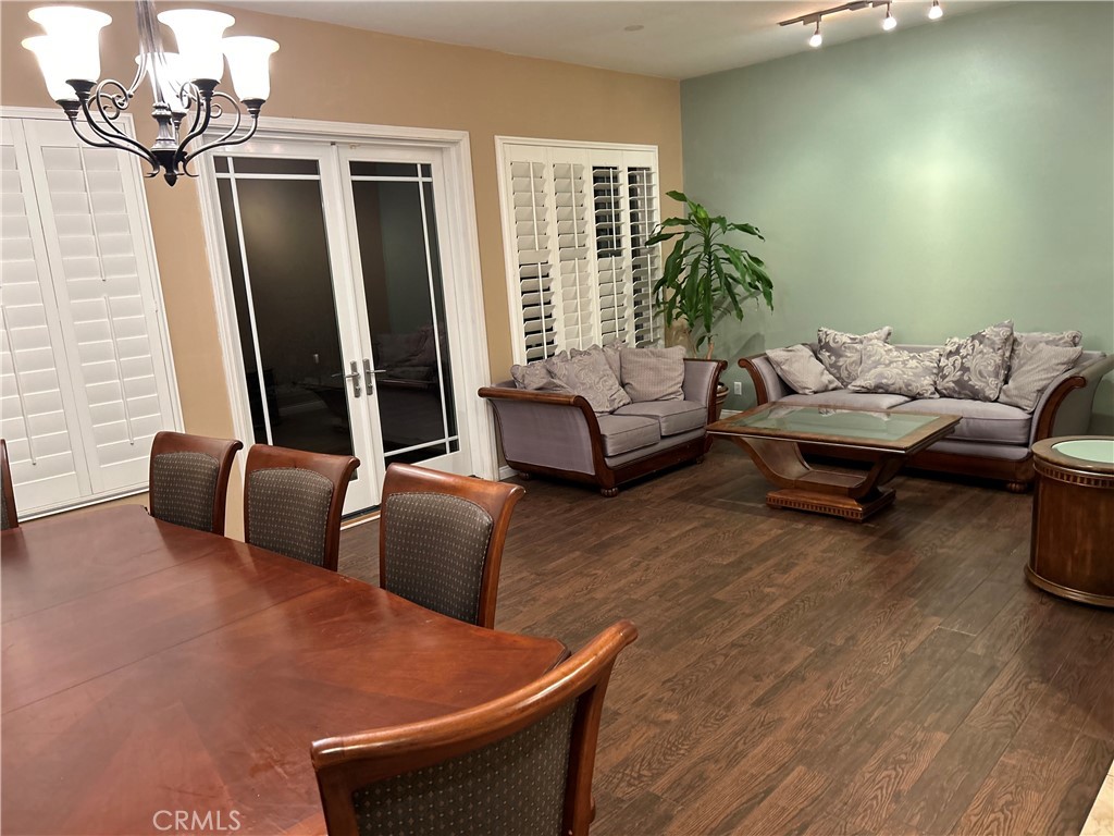 MLS #OC25260123 image #4