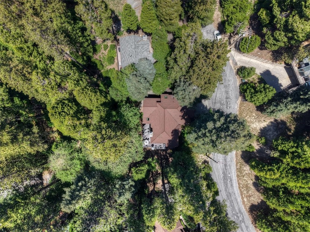 https://media.crmls.org/medias/de5bf02a-0c38-424a-ab80-024e368a7dfb.jpg?preset=X-Large