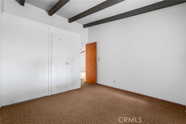 27439 Santa Clarita Road, Saugus CA: https://media.crmls.org/medias/de5c0473-8ca6-48b8-94e9-ce33c90fd35e.jpg