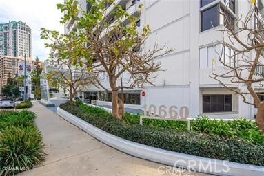 Detail Gallery Image 9 of 49 For 10660 Wilshire Bld #407,  Los Angeles,  CA 90024 - 1 Beds | 2 Baths