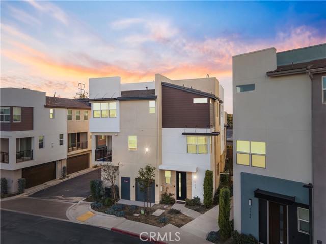 Front Image Thumbnail for CRDW26013487