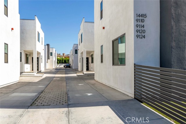 Detail Gallery Image 34 of 52 For 9124 N Nilo Ln, Panorama City,  CA 91402 - 4 Beds | 3/1 Baths