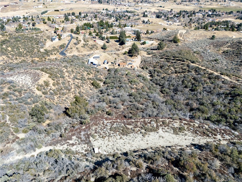 https://media.crmls.org/medias/de5ed724-2cca-4c32-a209-448da8a2966d.jpg?preset=X-Large