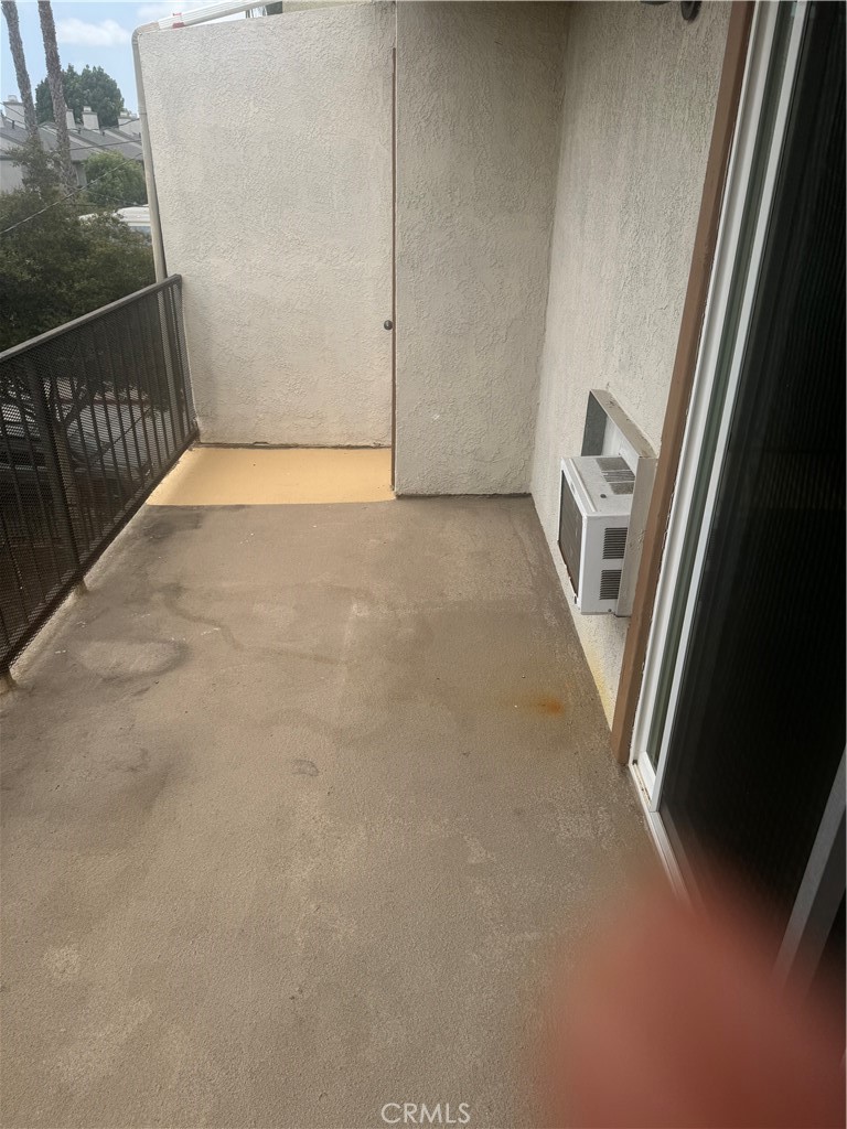 https://media.crmls.org/medias/de5edbfb-49b5-42b5-8c16-bc10bf3adddb.jpg?preset=X-Large