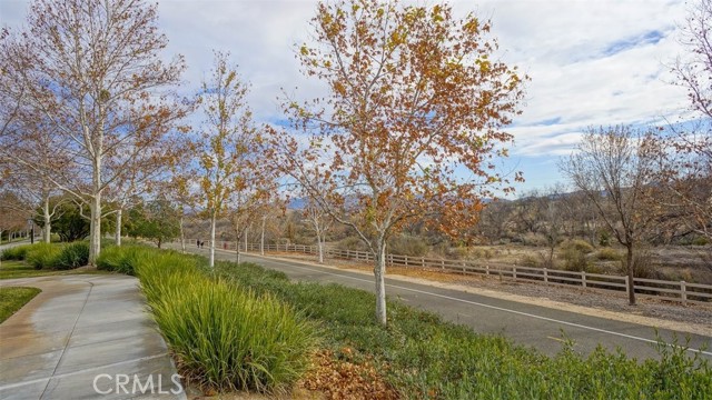 Detail Gallery Image 28 of 33 For 24125 View Pointe Ln, Valencia,  CA 91355 - 4 Beds | 2 Baths