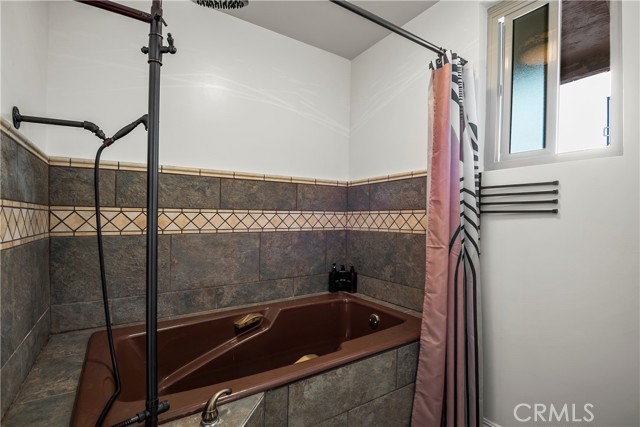 Detail Gallery Image 34 of 38 For 9150 10th Ave, Hesperia,  CA 92345 - 6 Beds | 3 Baths