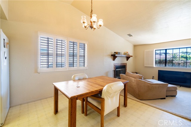 Detail Gallery Image 8 of 44 For 13580 Driftwood Dr, Victorville,  CA 92395 - 3 Beds | 2 Baths