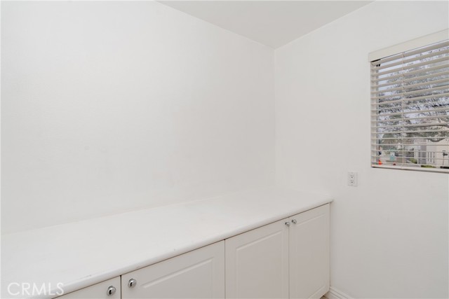 Detail Gallery Image 15 of 37 For 1888 Plaza Del Amo, Torrance,  CA 90501 - 4 Beds | 2/1 Baths