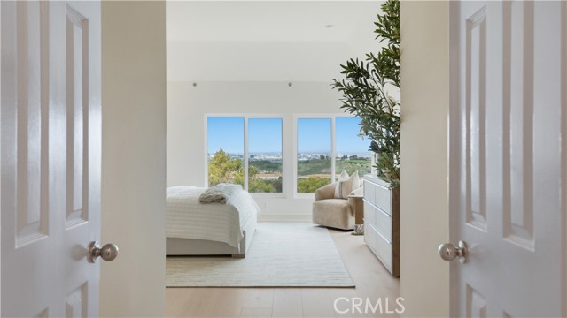 Detail Gallery Image 23 of 47 For 31 Saint Tropez, Newport Beach,  CA 92660 - 4 Beds | 3 Baths