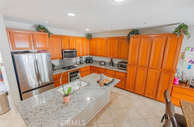 4118 Larkspur Street, Lake Elsinore CA: https://media.crmls.org/medias/de610e60-5328-4298-a008-4ba6bd7c20c9.jpg