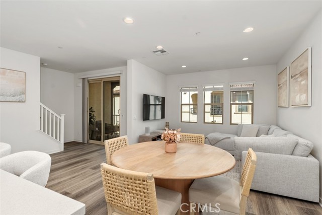 Detail Gallery Image 14 of 44 For 503 Deeann, Lake Forest,  CA 92610 - 2 Beds | 2/1 Baths