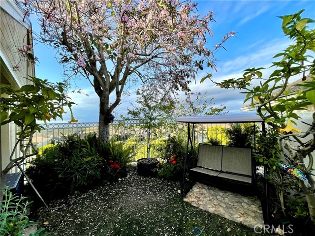6 Saros, Irvine CA: https://media.crmls.org/medias/de628ecc-b147-4eca-a0b2-1df4e1534a32.jpg