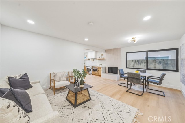 Detail Gallery Image 9 of 59 For 15335 Seine Cir, Irvine,  CA 92604 - 6 Beds | 4 Baths