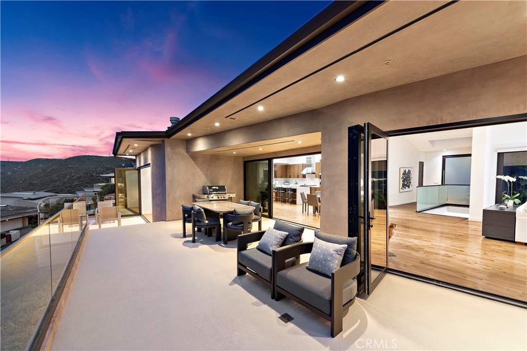 De634b55 0244 4723 9aaa 2c3f05f096b8