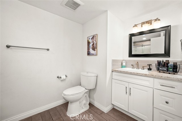 Detail Gallery Image 4 of 38 For 2512 E Willow St #104,  Signal Hill,  CA 90755 - 2 Beds | 2 Baths