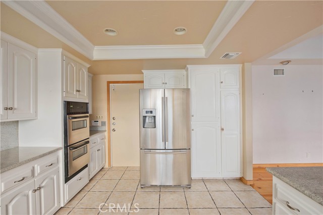 4389 San Blas Avenue, Woodland Hills CA: https://media.crmls.org/medias/de639d77-4bad-4da6-9592-e26715ffc180.jpg