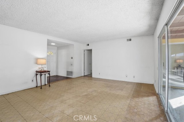 Detail Gallery Image 9 of 45 For 11357 Orcas Ave, Lakeview Terrace,  CA 91342 - 3 Beds | 3 Baths