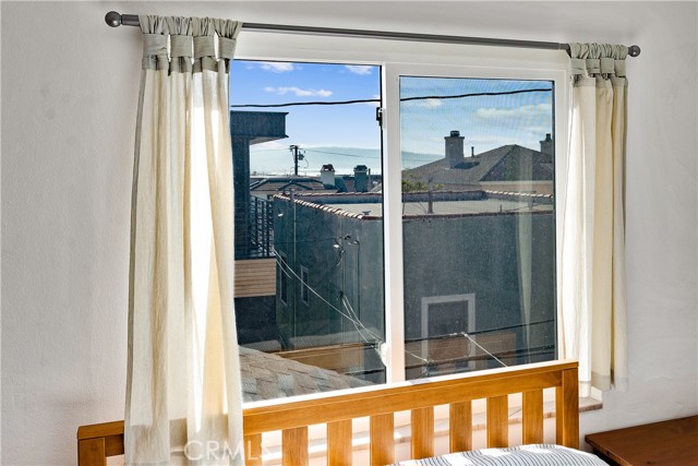 400 17th Street, Manhattan Beach, California 90266, 4 Bedrooms Bedrooms, ,2 BathroomsBathrooms,Residential,For Sale,17th,PW24197344