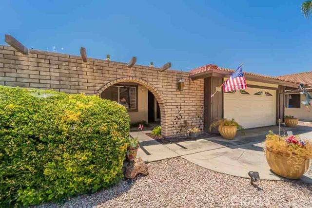 Detail Gallery Image 37 of 43 For 2085 Flame Tree Way, Hemet,  CA 92545 - 2 Beds | 2 Baths