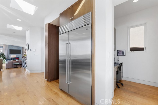 Detail Gallery Image 25 of 67 For 308 17th St, Manhattan Beach,  CA 90266 - 4 Beds | 3/1 Baths