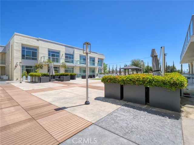 56 E Duarte Road, Arcadia CA: https://media.crmls.org/medias/de677932-1f23-47ba-8232-085ef53bb22a.jpg