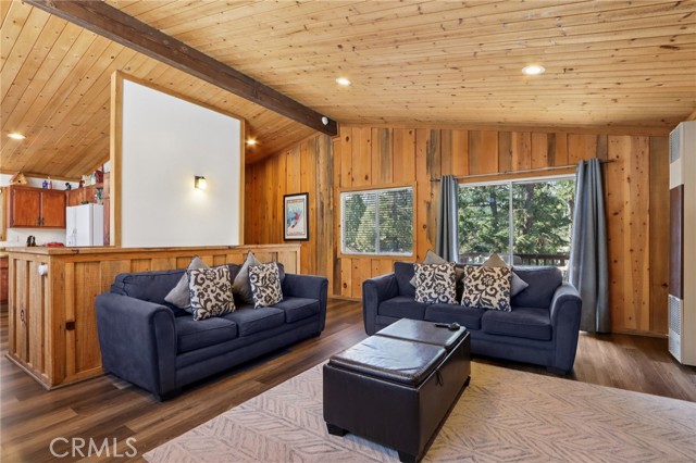 Detail Gallery Image 10 of 43 For 788 Silver Tip, Big Bear Lake,  CA 92315 - 3 Beds | 3 Baths