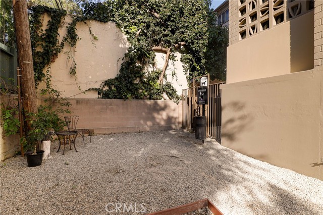 Detail Gallery Image 28 of 30 For 531 N Rossmore Ave #202,  Los Angeles,  CA 90004 - 2 Beds | 2 Baths