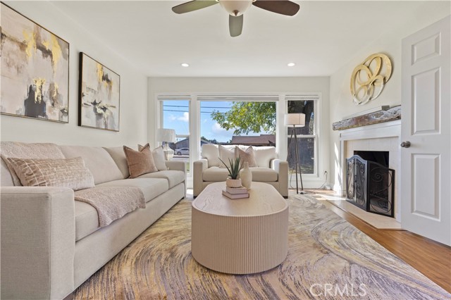 Detail Gallery Image 13 of 41 For 315 E Juanita, Glendora,  CA 91740 - 7 Beds | 3 Baths