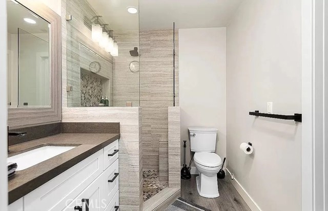Detail Gallery Image 9 of 17 For 22400 Canyon Club Dr, Canyon Lake,  CA 92587 - 2 Beds | 2 Baths