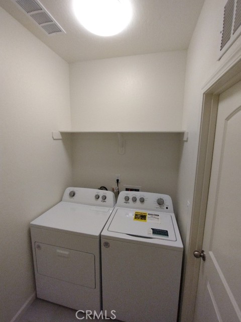 3414 N Oakwood Street, Visalia CA: https://media.crmls.org/medias/de687deb-7bcb-4c4c-9116-08a0c96a2f81.jpg