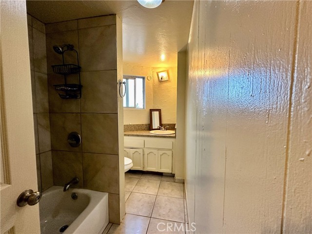 Detail Gallery Image 8 of 12 For 11550 White Rd a,  Victorville,  CA 92392 - 3 Beds | 2 Baths