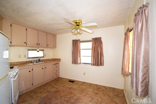 Detail Gallery Image 8 of 16 For 56254 29 Palms Hwy #29,  Yucca Valley,  CA 92284 - 1 Beds | 1 Baths