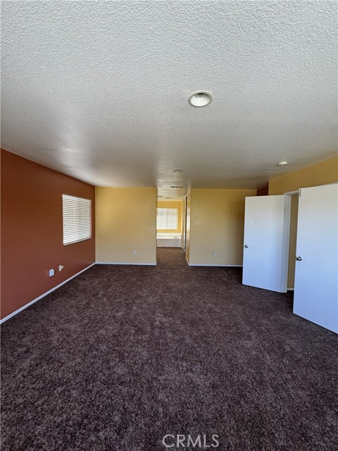 Detail Gallery Image 15 of 19 For 15082 Zircon, Victorville,  CA 92394 - 5 Beds | 3/1 Baths