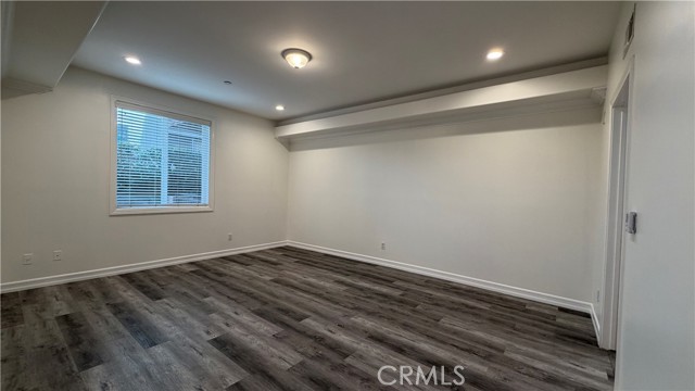 Detail Gallery Image 22 of 32 For 414 E Valencia Ave #111,  Burbank,  CA 91501 - 3 Beds | 3 Baths