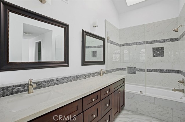 1300 Antigua Way, Newport Beach CA: https://media.crmls.org/medias/de6ac9cf-0d40-458c-9788-f8d001f6503a.jpg