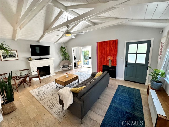 2801 Valley Drive, Manhattan Beach, California 90266, 2 Bedrooms Bedrooms, ,1 BathroomBathrooms,Residential,Sold,Valley,SB24042038