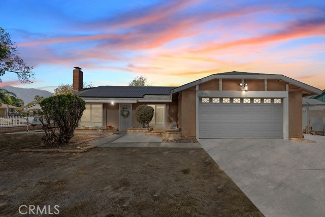 Detail Gallery Image 1 of 33 For 16010 Ramona Dr, Fontana,  CA 92336 - 3 Beds | 2 Baths