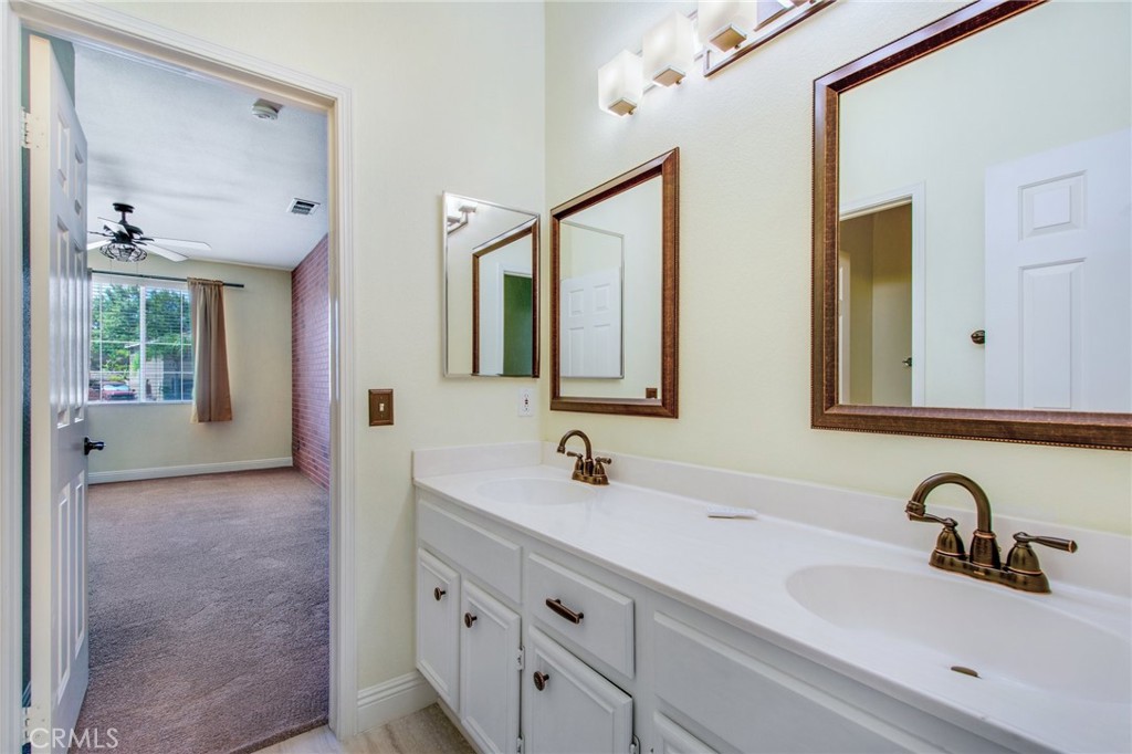 MLS #OC25273330 image #31