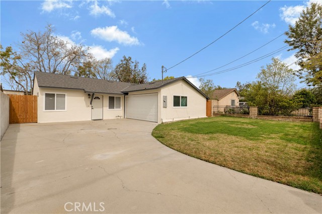 Detail Gallery Image 1 of 1 For 21023 Bassett St, Canoga Park,  CA 91303 - 3 Beds | 1 Baths