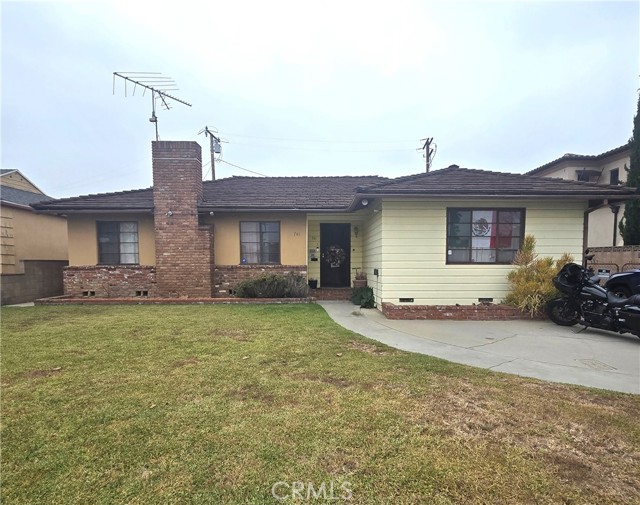741 Val Street, Arcadia CA: https://media.crmls.org/medias/de6e7970-4f29-45cc-9f9c-4343bed4badb.jpg