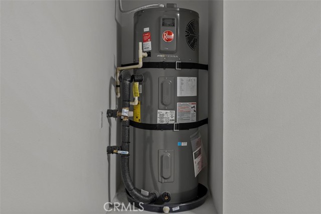 Detail Gallery Image 17 of 17 For 920 Porta Marina Ln, Lake Elsinore,  CA 92530 - 3 Beds | 2/1 Baths