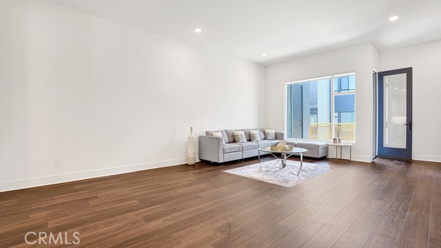 Detail Gallery Image 10 of 38 For 16372 Moonstone Cir, Tustin,  CA 92782 - 3 Beds | 3/1 Baths