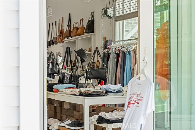 4180 Tujunga Avenue, Studio City CA: https://media.crmls.org/medias/de70e5d4-f717-4c32-9a4f-009e15dcb9f8.jpg